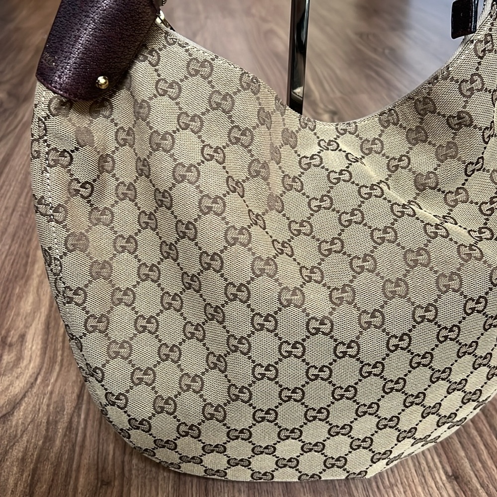 A215 - 💯 % authentic Gucci shoulder bag - Picture 7 of 16